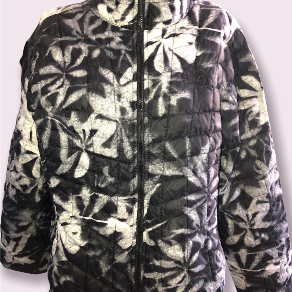 Women the north face jacket size large